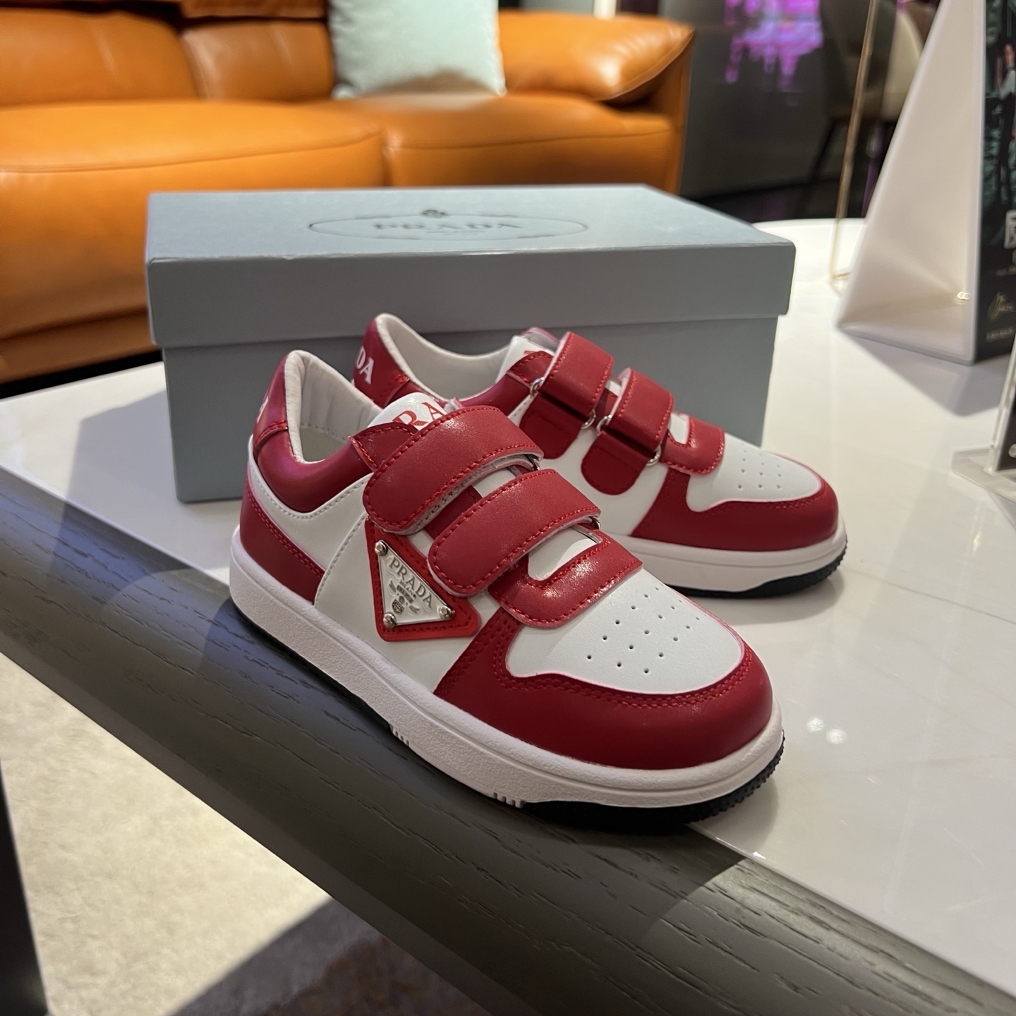 Children's shoes child